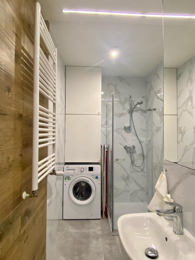 Enes Apartments Legnicka Street A Breslavia Esterno foto